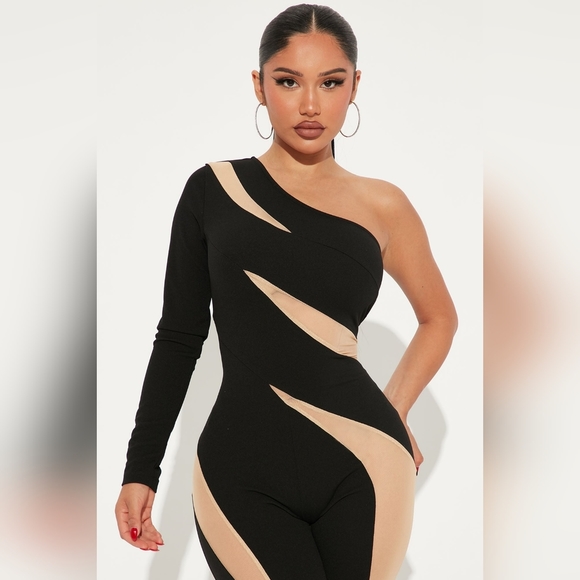 Fashion nova jumpsuit - Picture 3 of 8